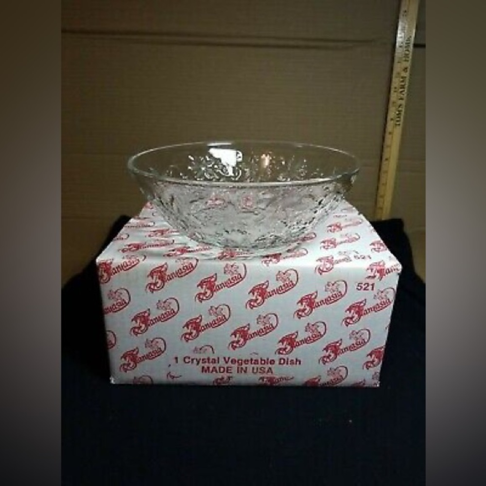 New Princess House Fantasia Series Crystal Vegetable Dish 8”w x 3”h Clear